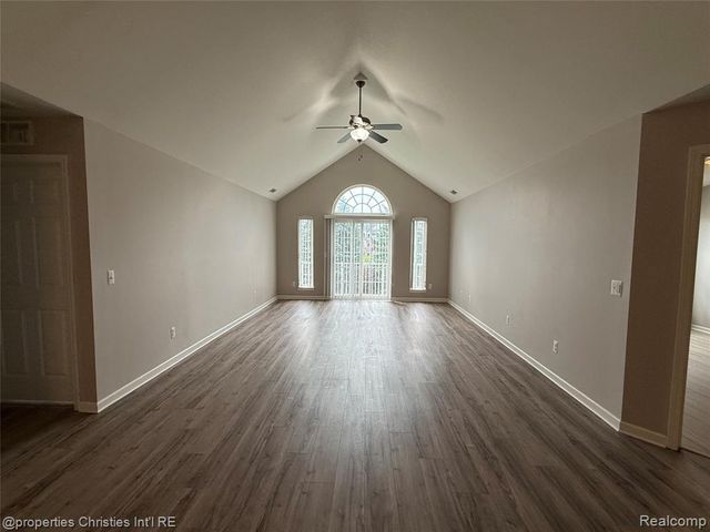 8413 Heywood Circle, Sterling Heights, MI 48312