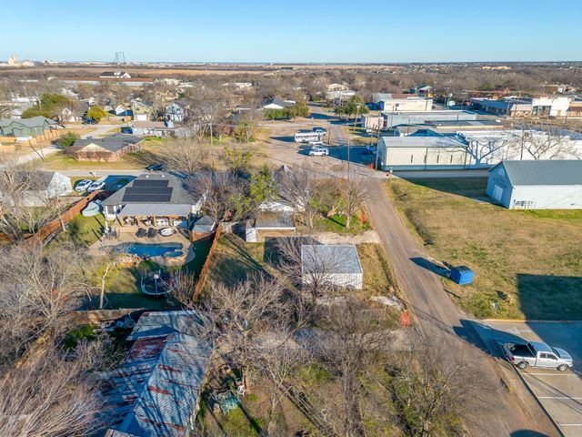 201 N Spears Street, Alvarado, TX 76009