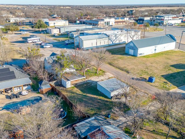 201 N Spears Street, Alvarado, TX 76009