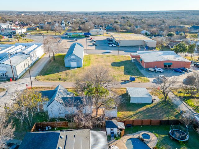 201 N Spears Street, Alvarado, TX 76009