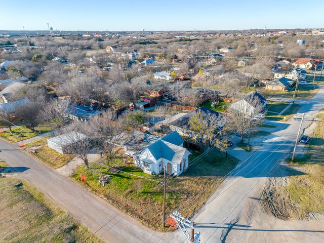 201 N Spears Street, Alvarado, TX 76009