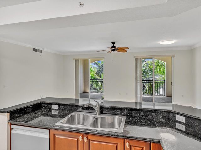 1405 RENAISSANCE Way 405, Boynton Beach, FL 33426