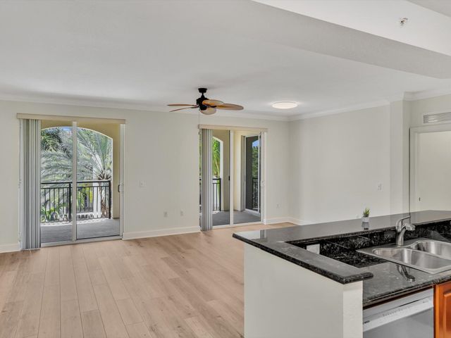 1405 RENAISSANCE Way 405, Boynton Beach, FL 33426