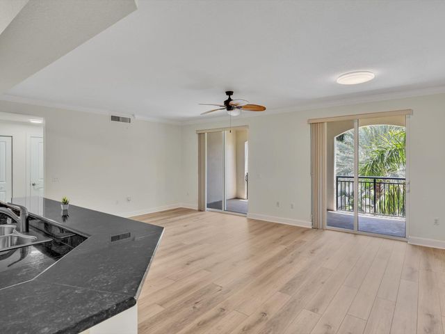 1405 RENAISSANCE Way 405, Boynton Beach, FL 33426