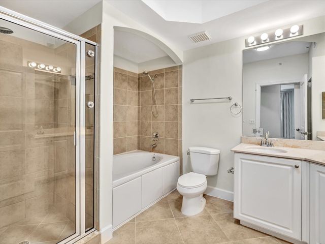 1405 RENAISSANCE Way 405, Boynton Beach, FL 33426