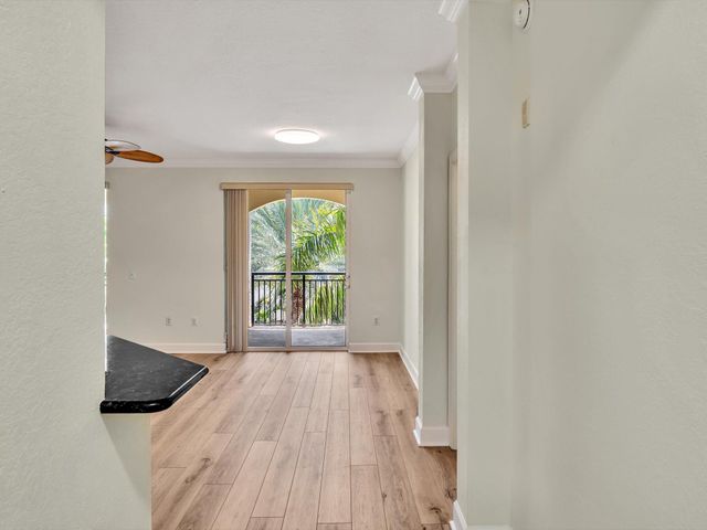 1405 RENAISSANCE Way 405, Boynton Beach, FL 33426
