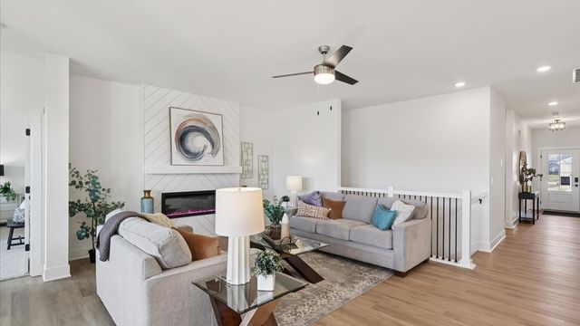 595 NW Concord Lane, Waukee, IA 50263