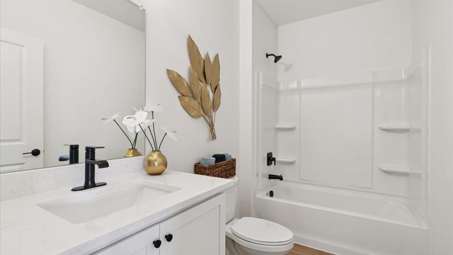 595 NW Concord Lane, Waukee, IA 50263