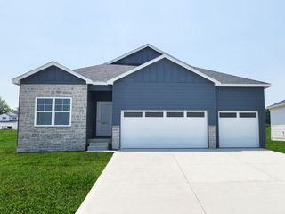 595 NW Concord Lane, Waukee, IA 50263