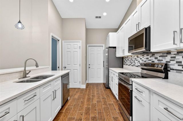 6535 BRENTWOOD DRIVE, Zephyrhills, FL 33542