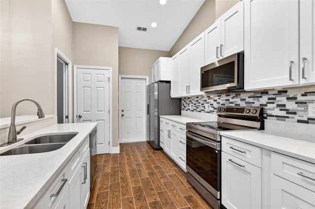 6535 BRENTWOOD DRIVE, Zephyrhills, FL 33542