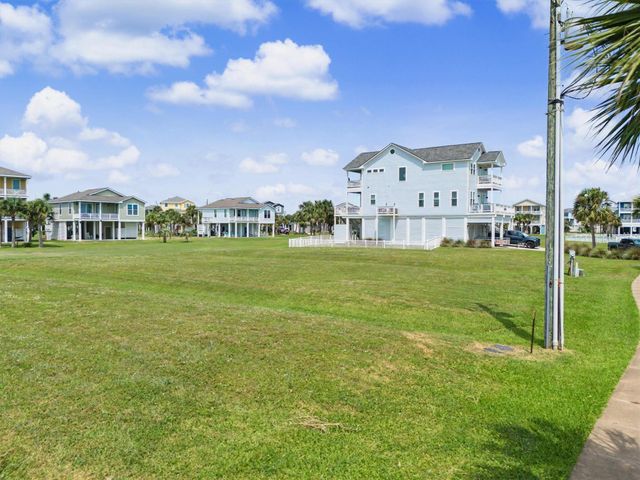 4111 Royal Tern Lane, Galveston, TX 77554