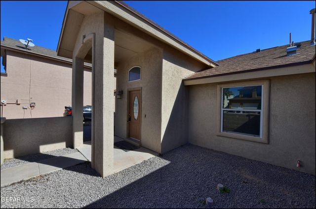 1476 MEW GULL Lane, El Paso, TX 79928