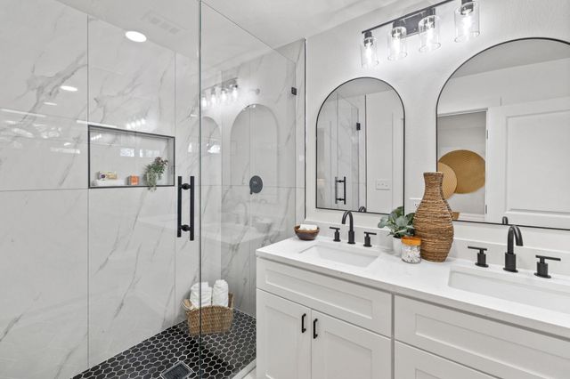 12007 N Oaks DR, Austin, TX 78753