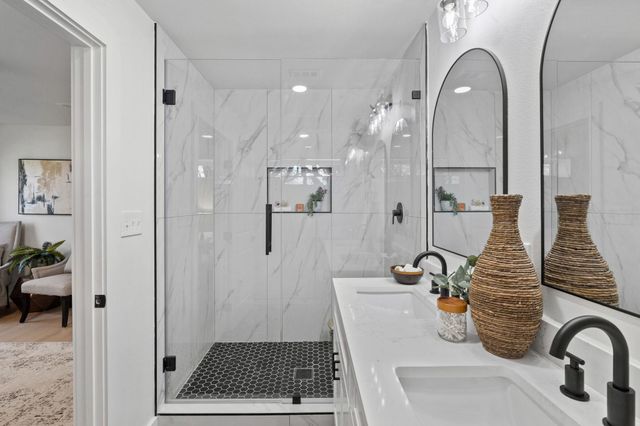 12007 N Oaks DR, Austin, TX 78753