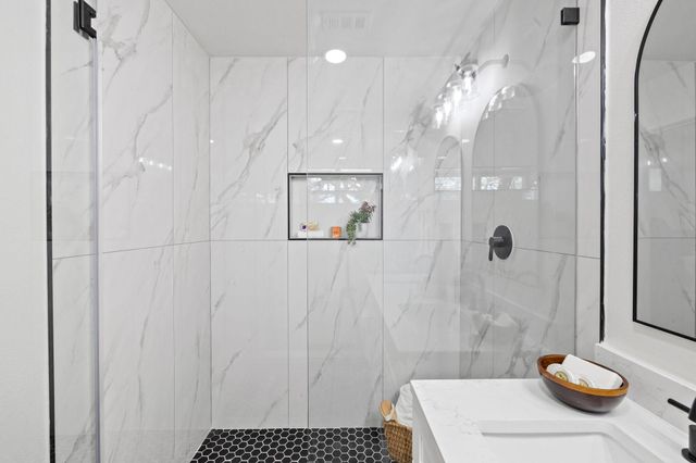 12007 N Oaks DR, Austin, TX 78753