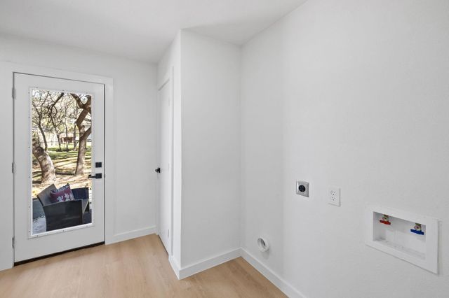 12007 N Oaks DR, Austin, TX 78753