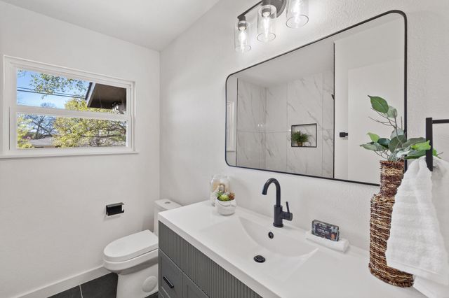 12007 N Oaks DR, Austin, TX 78753