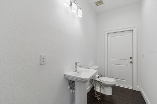 5803 N FREMONT AVENUE, Tampa, FL 33603