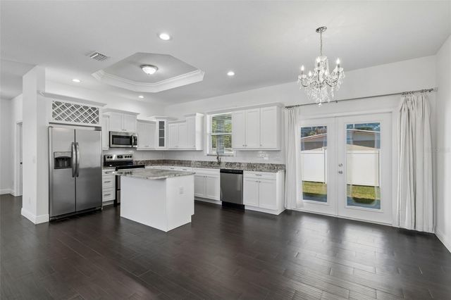 5803 N FREMONT AVENUE, Tampa, FL 33603