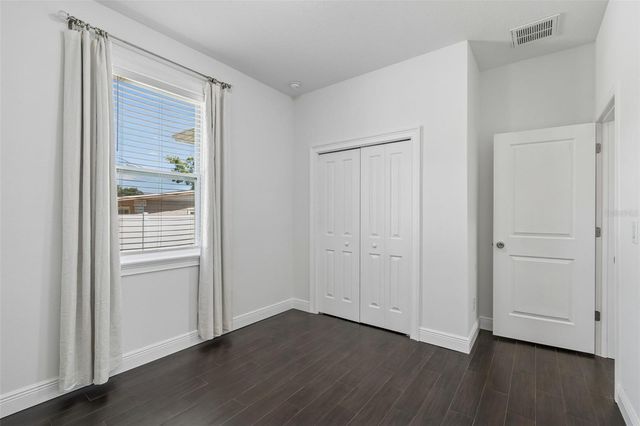 5803 N FREMONT AVENUE, Tampa, FL 33603