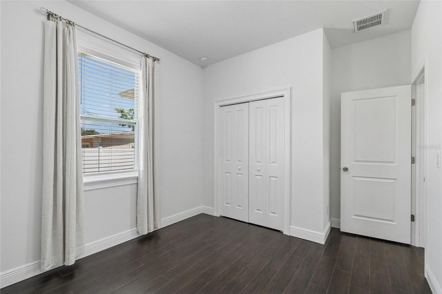 5803 N FREMONT AVENUE, Tampa, FL 33603