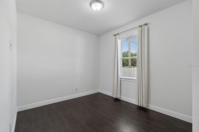 5803 N FREMONT AVENUE, Tampa, FL 33603