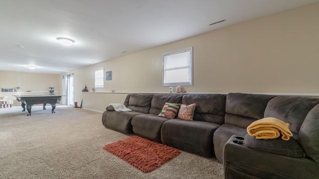 3759 W 72nd Avenue, Merrillville, IN 46410