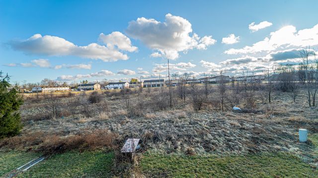 3759 W 72nd Avenue, Merrillville, IN 46410