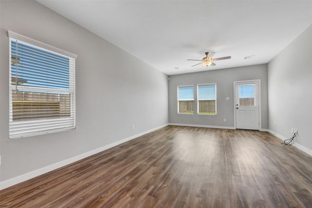 310 Crayfish Drive, Crosby, TX 77532