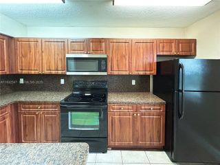 715 NE 6th St 2, Fort Lauderdale, FL 33304