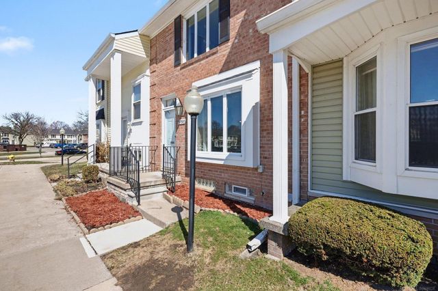 37586 Charter Oaks Boulevard, Clinton Twp, MI 48036