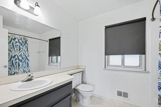37586 Charter Oaks Boulevard, Clinton Twp, MI 48036