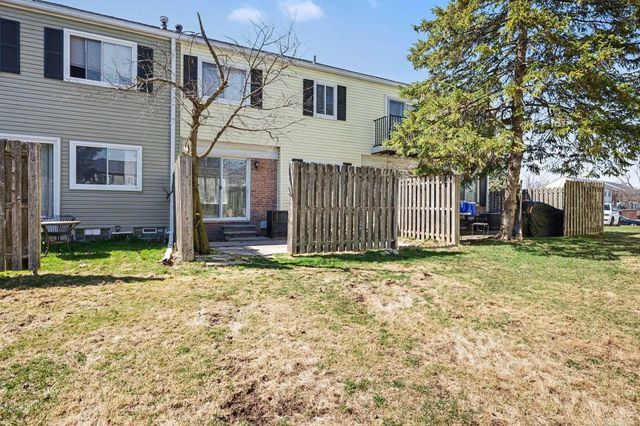 37586 Charter Oaks Boulevard, Clinton Twp, MI 48036