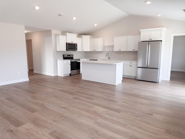 718 South Division Street, Roberts, WI 54023