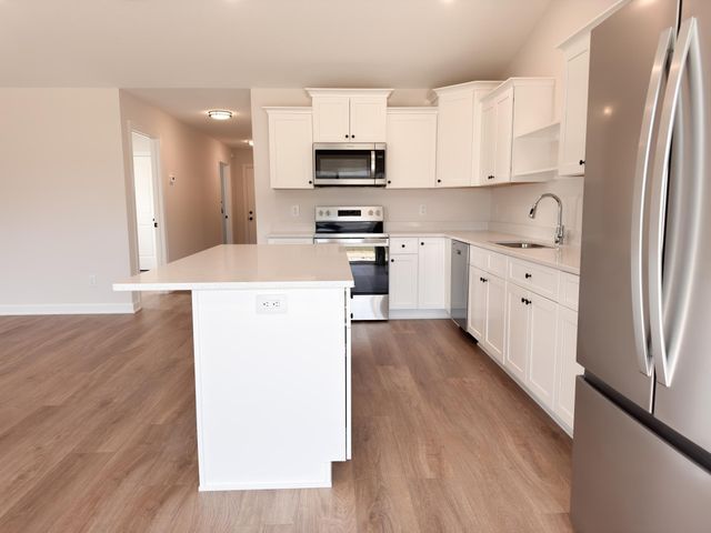 718 South Division Street, Roberts, WI 54023
