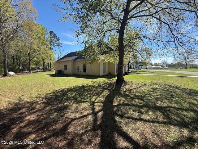 49 Lancair Drive, Picayune, MS 39466