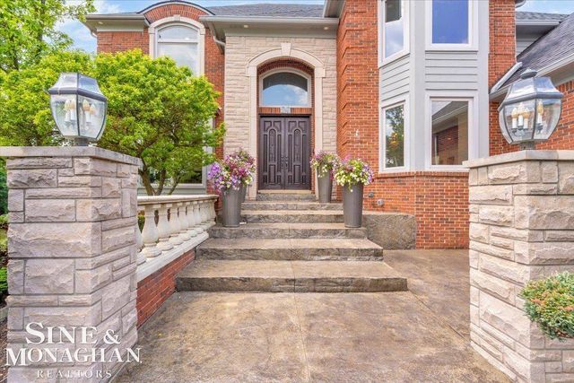 1289 Creek Pointe Drive, Rochester, MI 48307