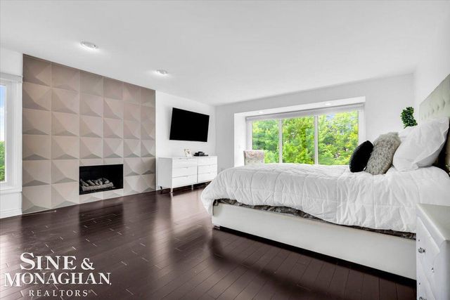 1289 Creek Pointe Drive, Rochester, MI 48307