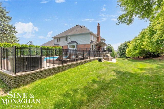 1289 Creek Pointe Drive, Rochester, MI 48307
