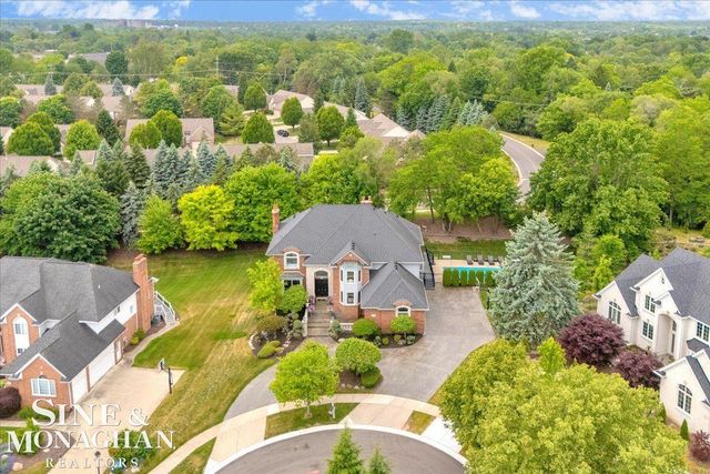 1289 Creek Pointe Drive, Rochester, MI 48307