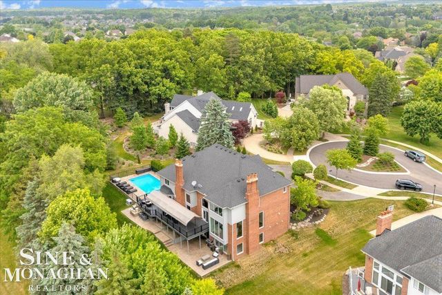 1289 Creek Pointe Drive, Rochester, MI 48307