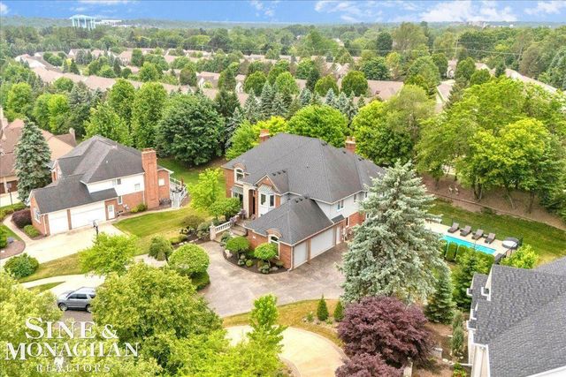 1289 Creek Pointe Drive, Rochester, MI 48307