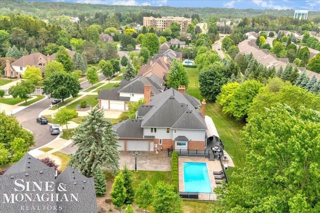 1289 Creek Pointe Drive, Rochester, MI 48307