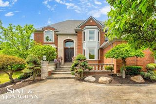 1289 Creek Pointe Drive, Rochester, MI 48307