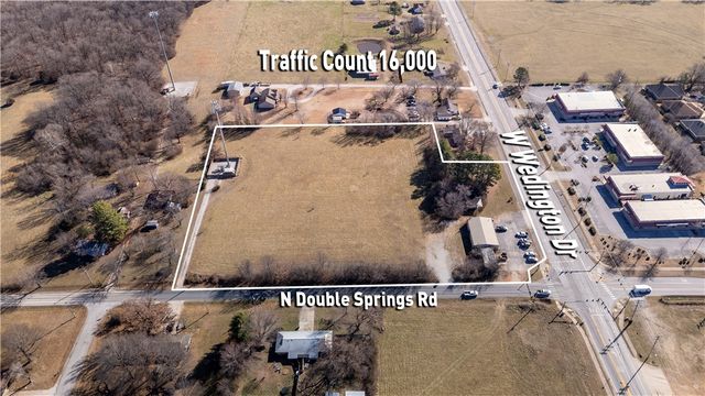 6390 W Wedington Drive, Fayetteville, AR 72704