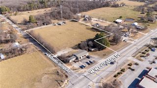 6390 W Wedington Drive, Fayetteville, AR 72704