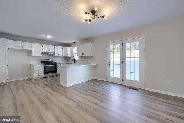 10 STEEPLE AVE, Red Lion, PA 17356