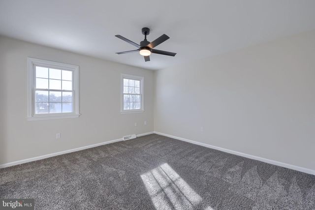 10 STEEPLE AVE, Red Lion, PA 17356