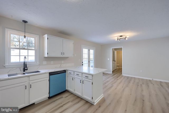 10 STEEPLE AVE, Red Lion, PA 17356